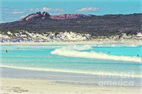 Lucky Bay by Graham Buffinton Lucky Bay by Graham Buffinton